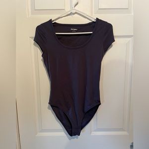 Short sleeve bodysuit